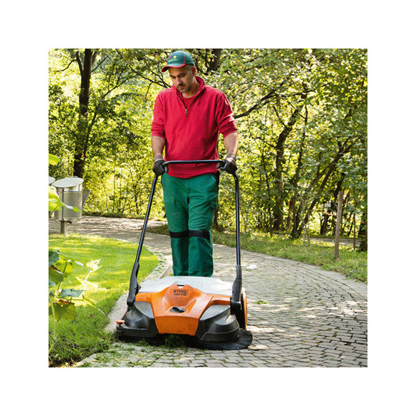 Akumulátorový zametač Stihl KGA 770